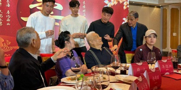 OB电竞官方网站-石雪清：从七十年代徐根宝就为年老庆生，此恩情成中国足坛佳话
